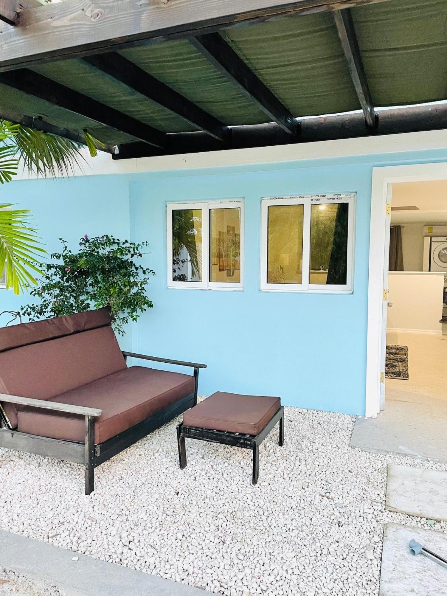 Studio, 100 Feet From The Beach Nassau Zewnętrze zdjęcie
