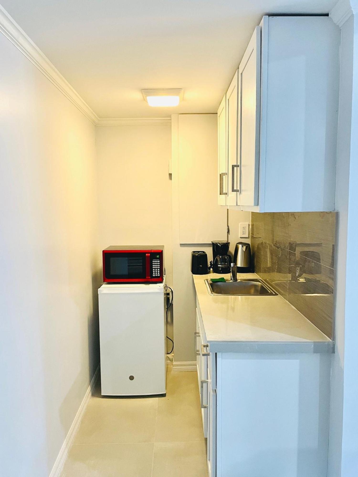 Studio, 100 Feet From The Beach Nassau Zewnętrze zdjęcie